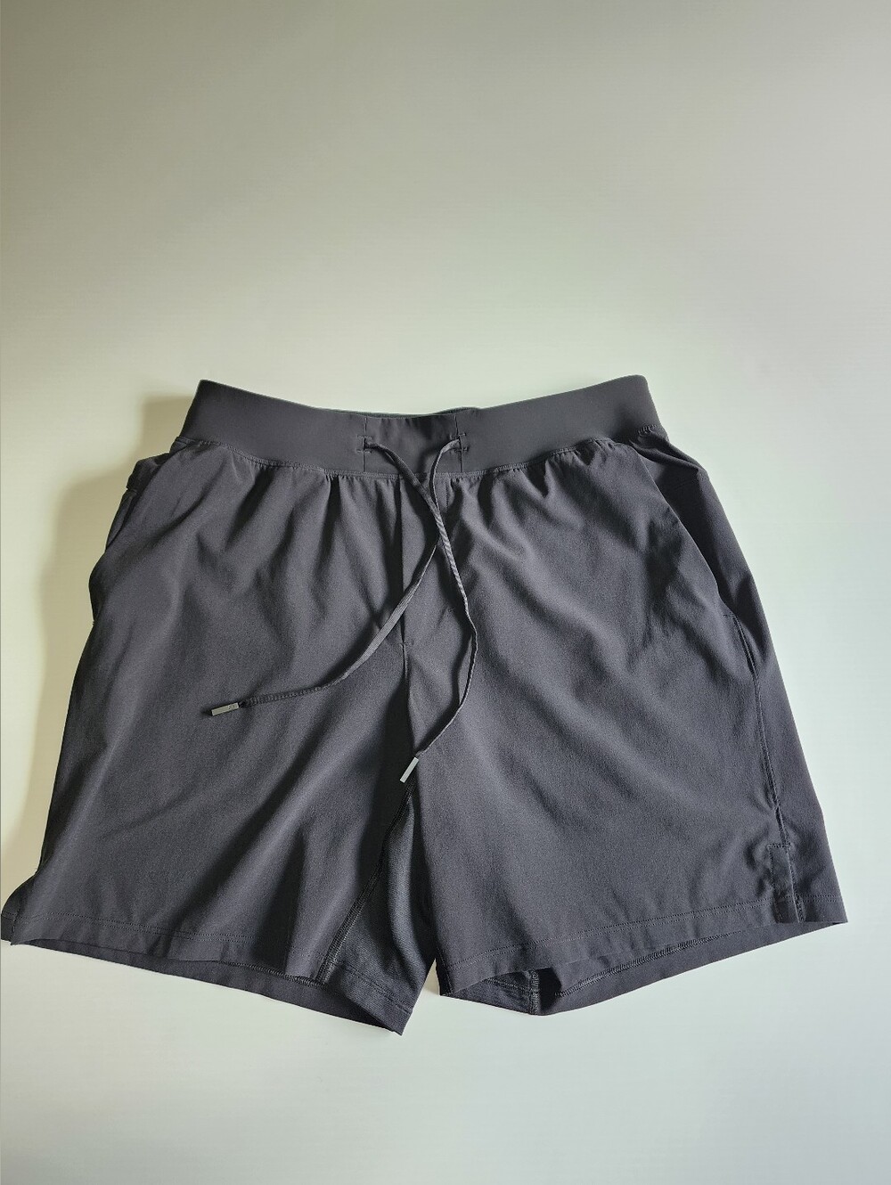 Lululemon T.H.E. Short 9" Linerless - Men's Size Large - Black